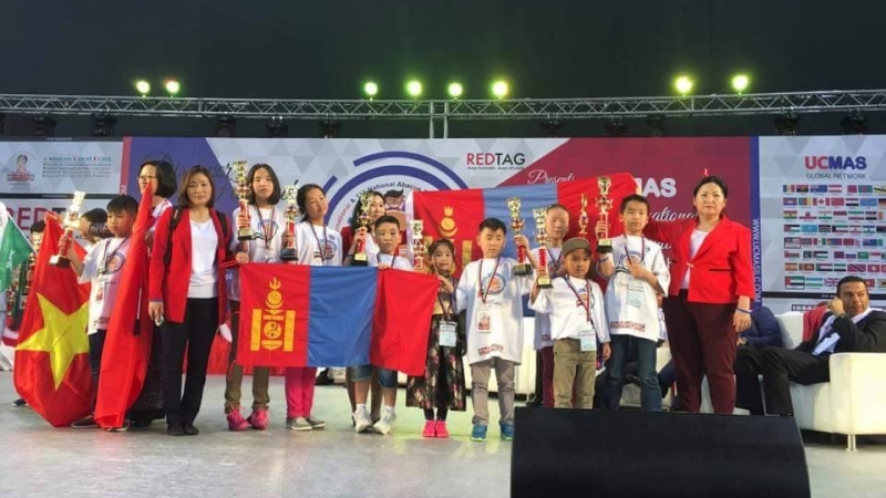 Монгол хүүхдүүд цээж бодолт, соробан сампингийн олон улсын тэмцээнээс 23 цом хүртлээ